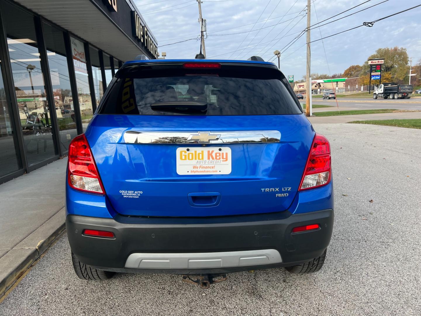 2015 Brilliant Blue Metal Chevrolet Trax LT AWD (KL7CJTSB3FB) with an 1.4L L4 DOHC 16V engine, 6-Speed Automatic transmission, located at 1633 W Kimberly, Davenport, IA, 52806, (563) 323-5341, 41.559456, -90.598732 - Photo#4